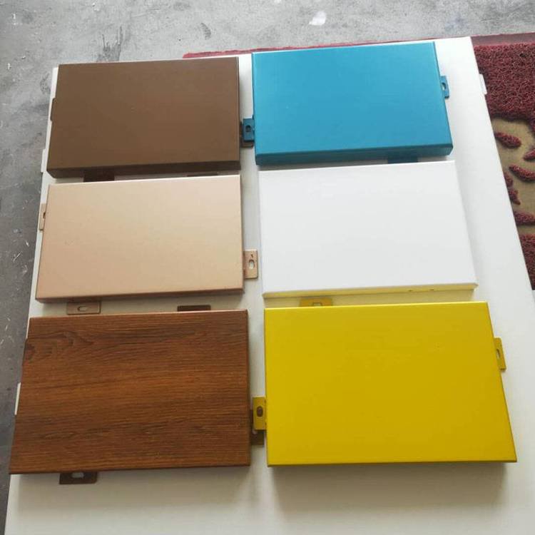 氟碳噴涂<a href='http://9ailegou.com/' target='_blank'><u>鋁單板</u></a>：建筑裝飾的優(yōu)質之選